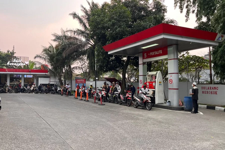 Pertalite Langka, Warga Sekayu Terpaksa Beli Eceran Rp 13.000 per Liter